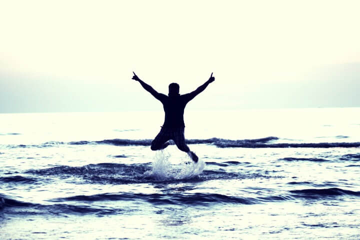 homme dans la mer